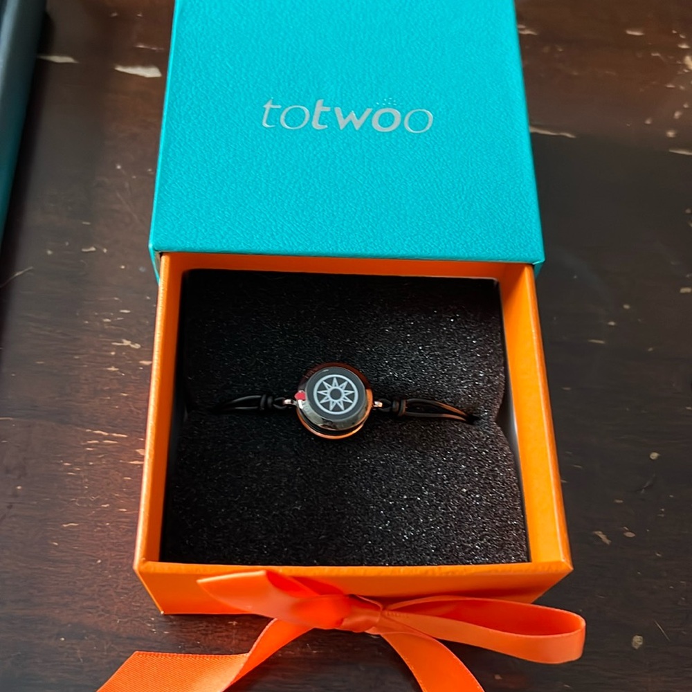 Totwoo sun & moon single bracelet never used.